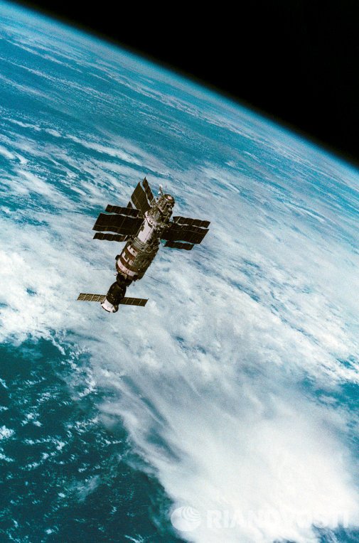 CCCP_20's tweet image. Этот день в истории. 19 апреля 1971 года в #СССР был произведен запуск первой в мире орбитальной научной станции "Салют"