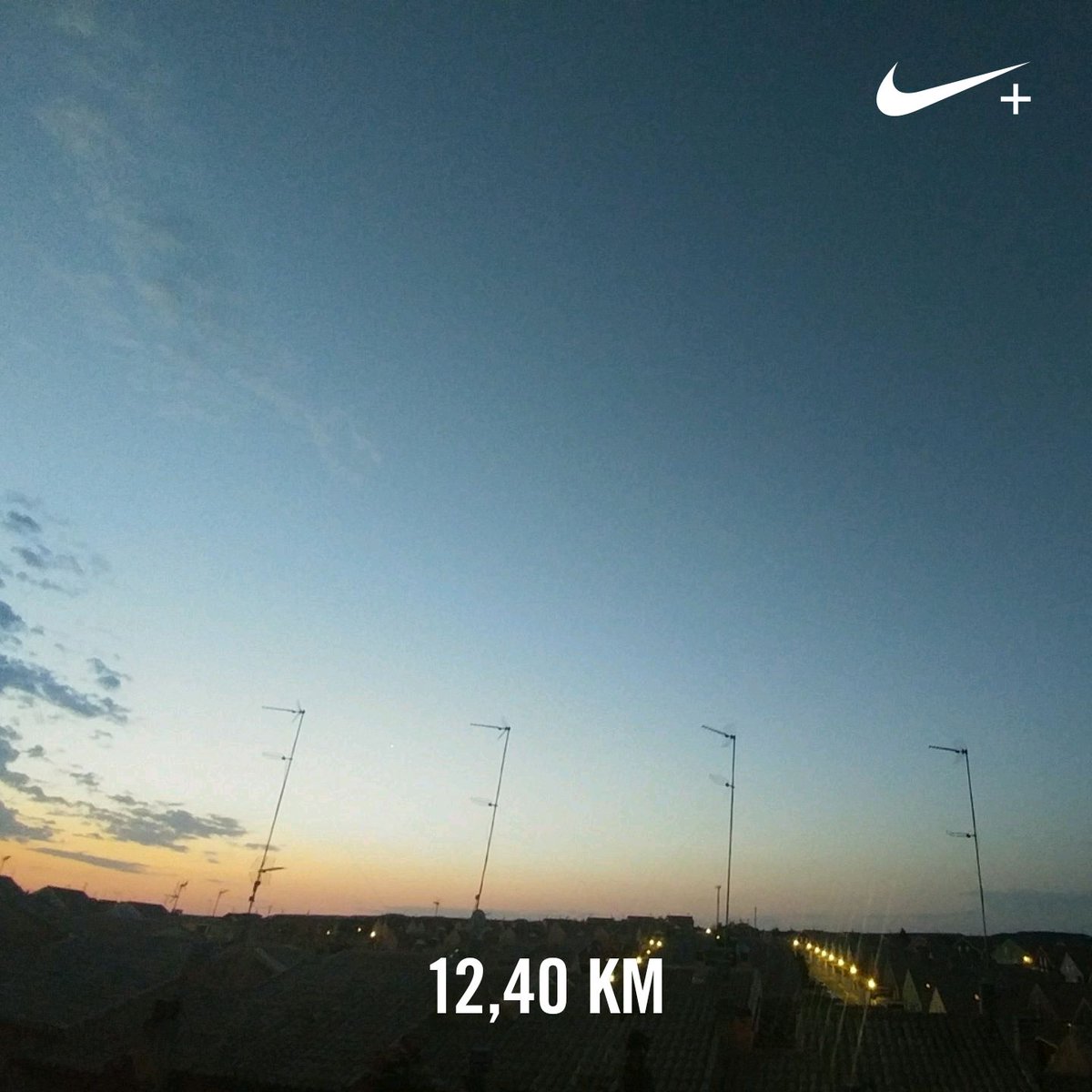 JaviRun42k's tweet photo. Pues amanecemos con 12kms 💪, el viernes tocan 35 minutos y nos plantamos en la salida d @RNRmadmaraton #RoadToMapoma #JoinEarlyFrikiRunning https://t.co/TBV3ZMb0Nb