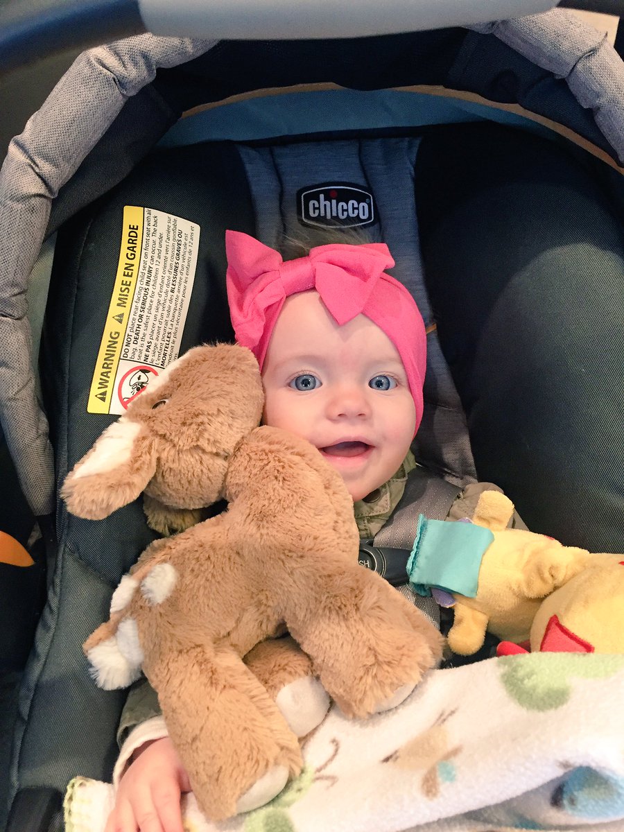 taaywalks's tweet photo. my niece actually isn't real... #checkthoseeyes #heartbreaker #sucks2bmybrother https://t.co/nDt54pHslj