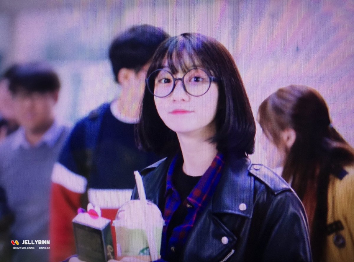 binnie_kr's tweet photo. 170419 투맨쇼 퇴근 #오마이걸 #비니 
배유빈 십덕ㅠㅠㅠ 심장폭행당해써ㅜㅜㅜㅜ

#OHMYGIRL @WM_OHMYGIRL https://t.co/sv8Rn6rJWA