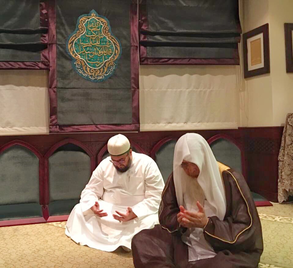 Mmalikiaa's tweet photo. تشرفنا اليوم بزيارة شيخ المحدثين و أعلاهم سندا الثبت سيدي تقي الدين الندوي الحنفي النقشبندي، ناهز الشيخ 82 عام في خدمة احاديث رسول الله ﷺ . https://t.co/TScVOKryJN