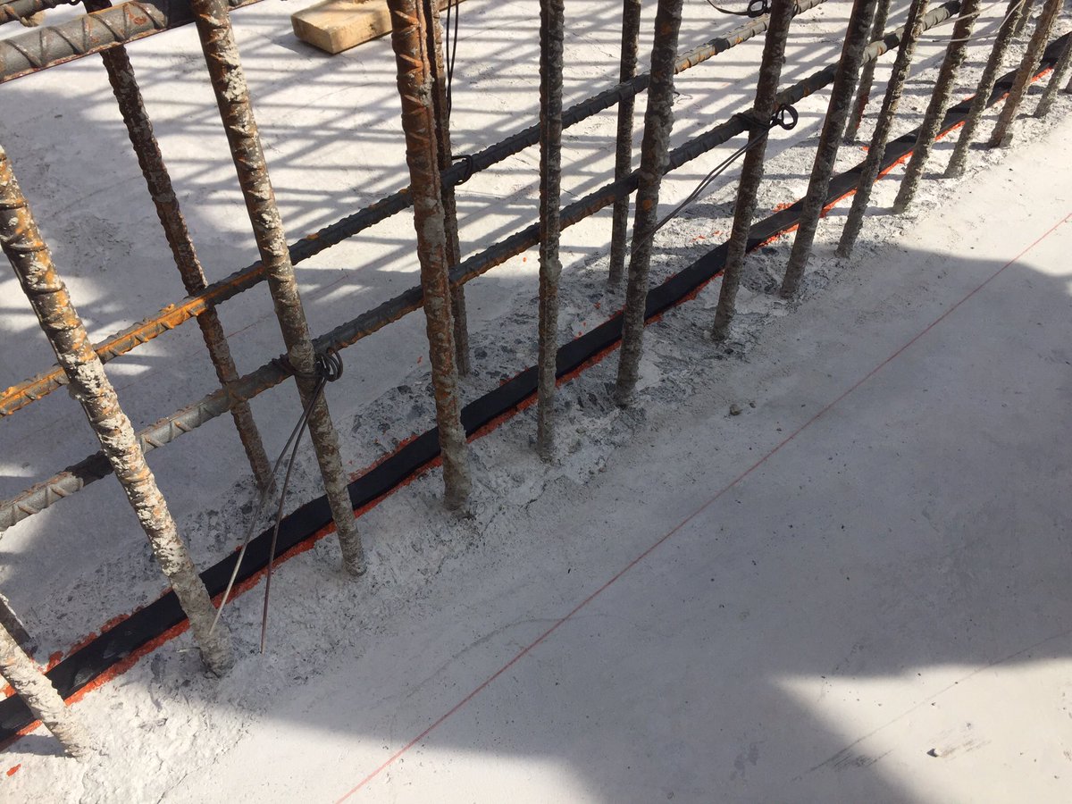 Penetronmty's tweet photo. Colocación de banda hidroexpansible Penebar para cisterna #PenetronStrong #Pretorian #concreto #Monterrey https://t.co/n8uzKTdTBG