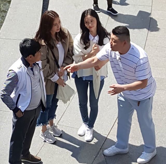 [PIC][19-04-2017]YoonA ghi hình cho chương trình "Lets Eat Dinner Together'" của kênh JTBC cùng SongYoona vào hôm nay C9wUA0qWsAAHQFp