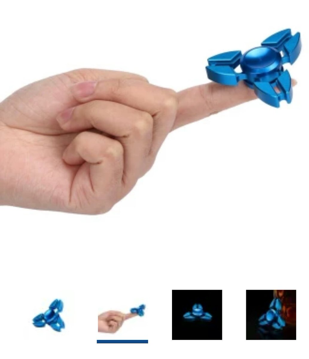 OhMyCecillia's tweet photo. Where can i buy something like this? Help! #handspinner #lookingforhandspinner #handspinnerph #fidgetspinner #fidhetspinnerph # https://t.co/WN1hiEM7PN