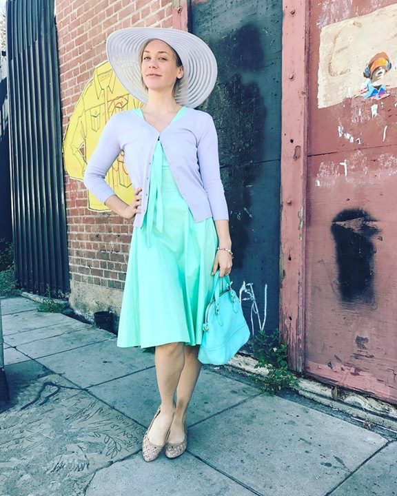 PinupPoleShow's tweet photo. Tonya Kay looking sassy in spring colors. #pinupgirl #spring #pastel #fashion #retrolook #teampinup https://t.co/kgwkVg0MDT https://t.co/POIbrkxhy4
