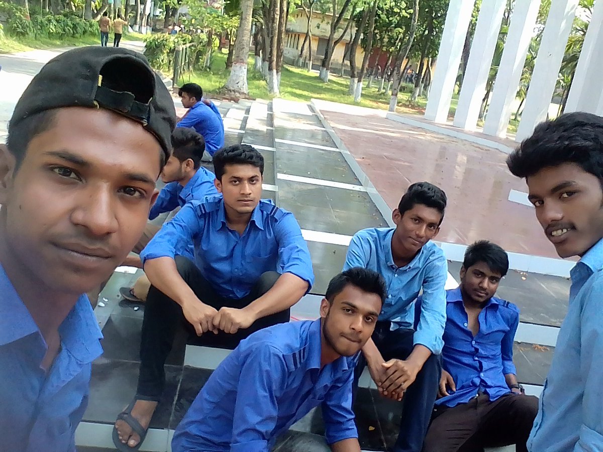 Official_A_Alim's tweet photo. #Friends_Time https://t.co/K4l0EnYRJa