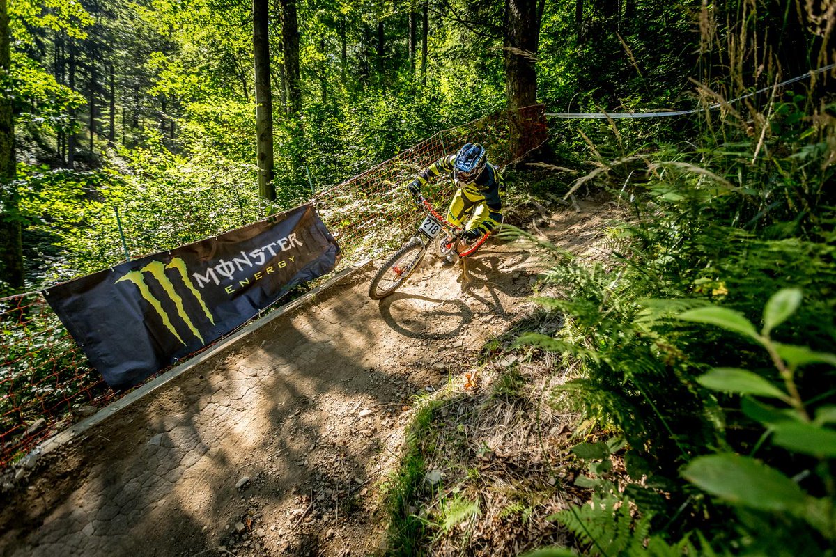 MonsterEnergyPL's tweet image. Już w ten weekend pierwsze zawody #DiverseDownhillContest w tym sezonie! Z kim widzimy się w #Wisła? Więcej: monsterne.ws/DDHC2017