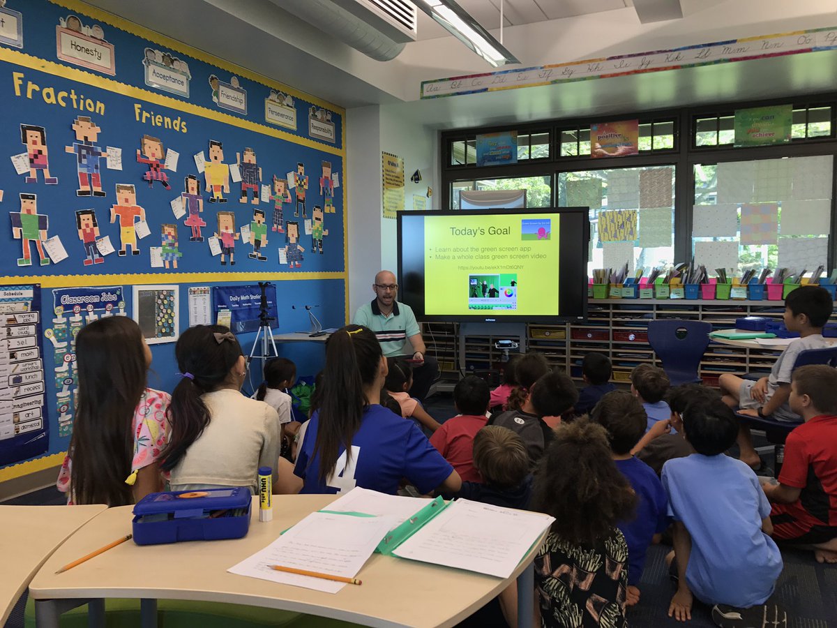 punstudy's tweet photo. @chasemitsuda @TeachingJake @DoInkTweets @TeachingJake shared his #techpertise with @PunahouSchool students today
Here he is using @DoInkTweets green screen with 2nd Graders #punPLC https://t.co/fMCf2M0Z1L