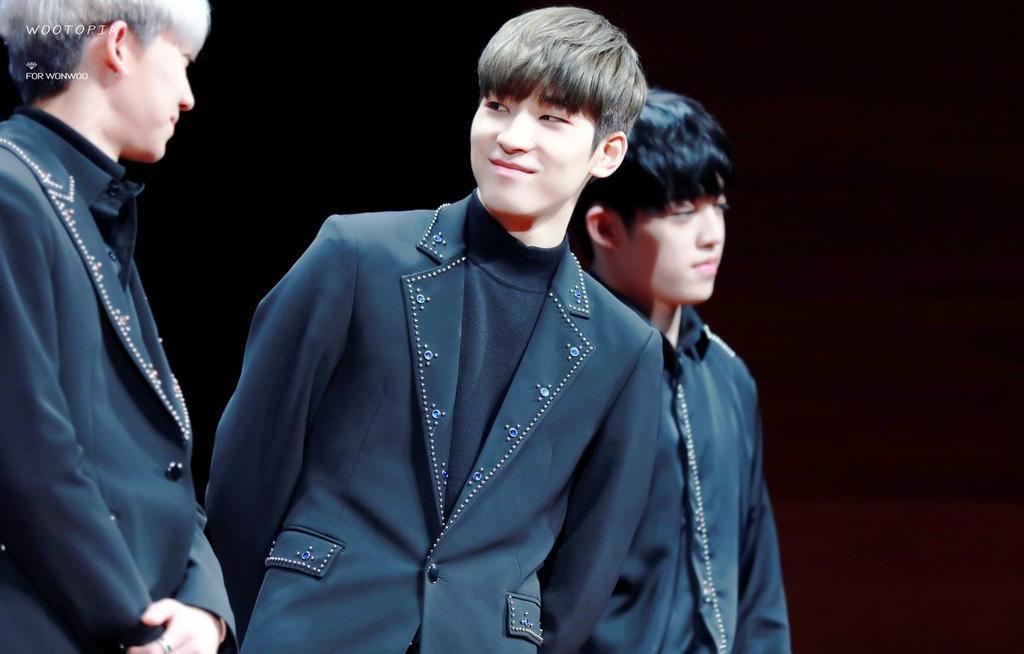 jwwonu's tweet photo. 170121 🌈 cr. wootopia https://t.co/0W9bc9hikS https://t.co/TKCZD6IDX8 https://t.co/fZgy1nrx8e https://t.co/chWPUQeI3P https://t.co/FpebdJh4XE
