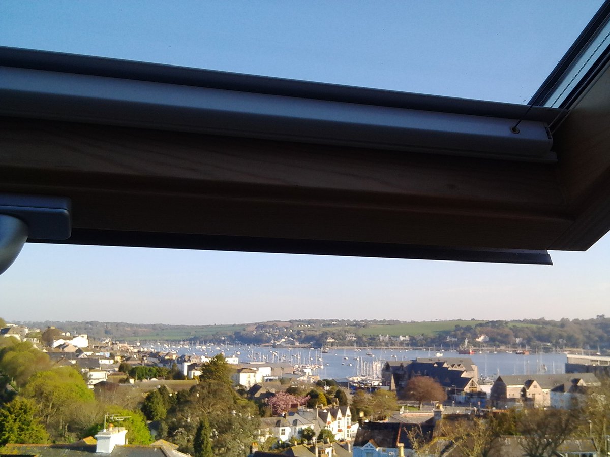 solangeweb's tweet photo. And that, is my good morning picture just for you from @HighcliffeBB room7
@ILoveCornwallUK #Staycation2017 https://t.co/7sdvD7izJf