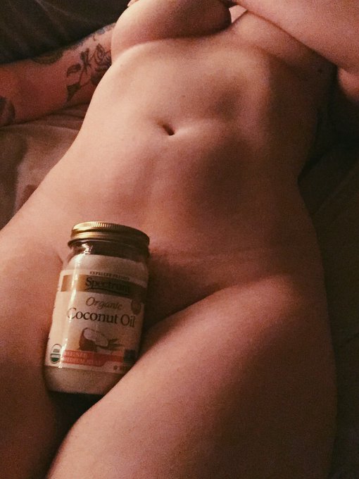 (coco)nut on me 💦 https://t.co/ionmKIFQhI<a href="/tag/curvy"class="tags"><span>#curvy</span></a><a href="/tag/nsfw"class="tags"><span>#nsfw</span></a><a href="/tag/thickchick"class="tags"><span>#thickchick</span></a>