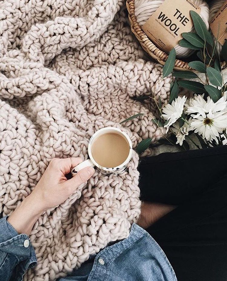 Nos petits plaisirs de la vie : café + plaid ☕️🐑👌🏼
📷ozetta
bit.ly/blankets-kits