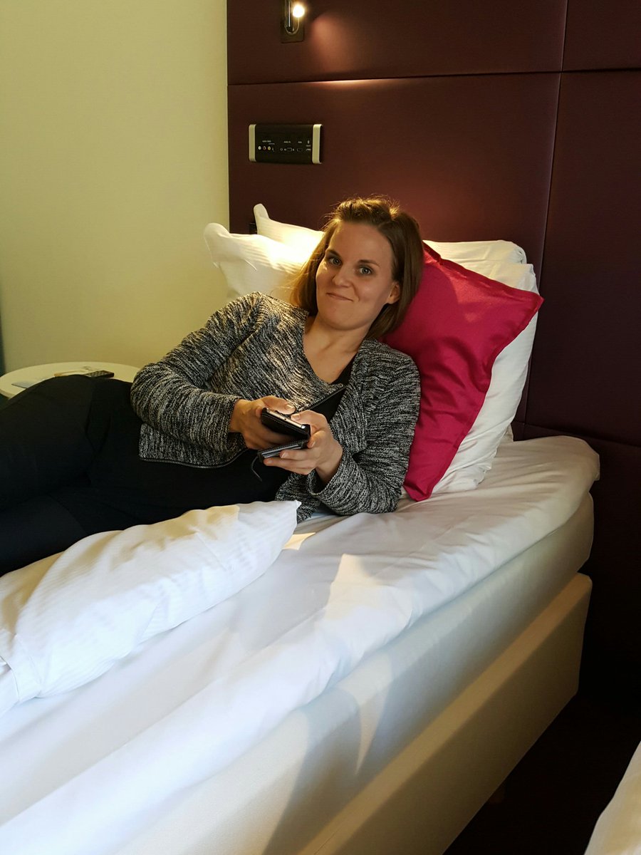 JSammalniemi's tweet photo. #pokravintolat#tuo_hanna#kämppikset https://t.co/kpc7Iv1WBP
