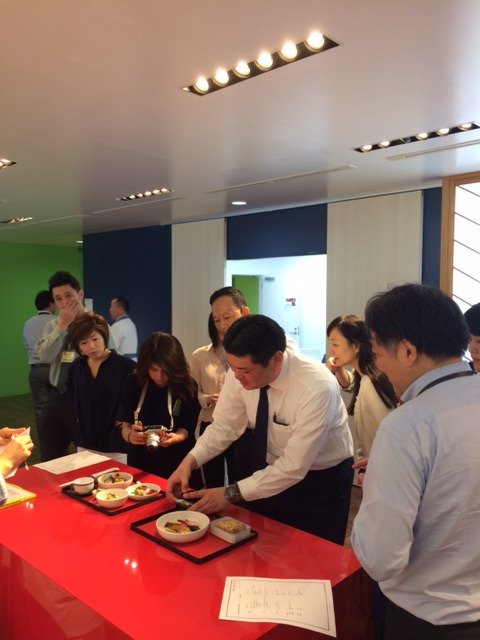 TokyoClif's tweet photo. Tnx Gate Gourmet JPN! Awesome tour/meal tasting w/ TYO Marketing, NRTCS and Inflight!  Connecting people with food! #UAIFSbaseNRT https://t.co/awj8ufkDoI