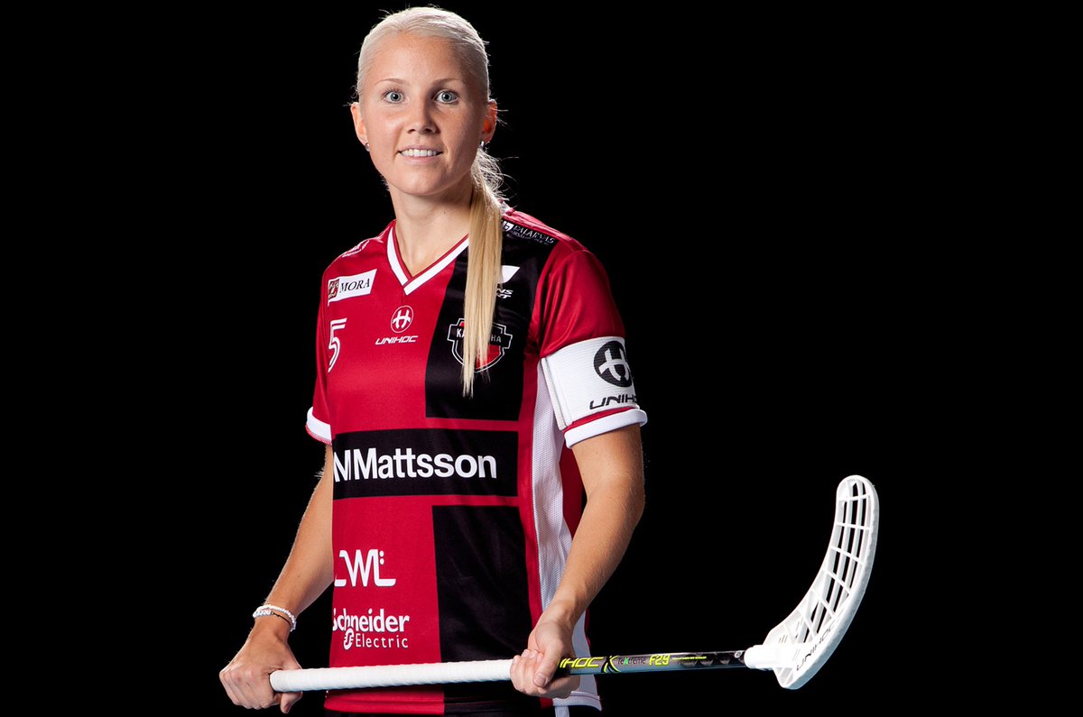 svenskinnebandy's tweet photo. Anna Wijk har blivit framröstad till Årets spelare 2016/17! 👏🏼👏🏼👏🏼 https://t.co/RUWHDNjy1n