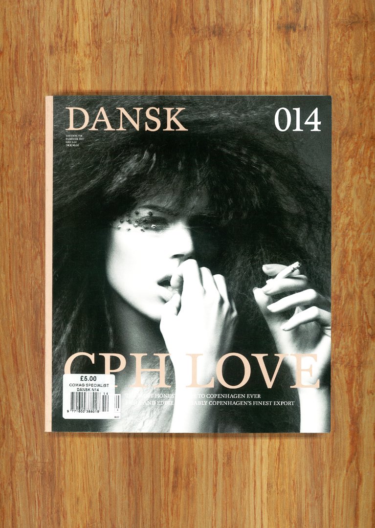 weareroar's tweet photo. Rediscovering rose white on this Cover of Dansk from 2007 @danskmagazine #dansk #rosewhite #blackandwhite #coffeetable https://t.co/Su6q94jNl6