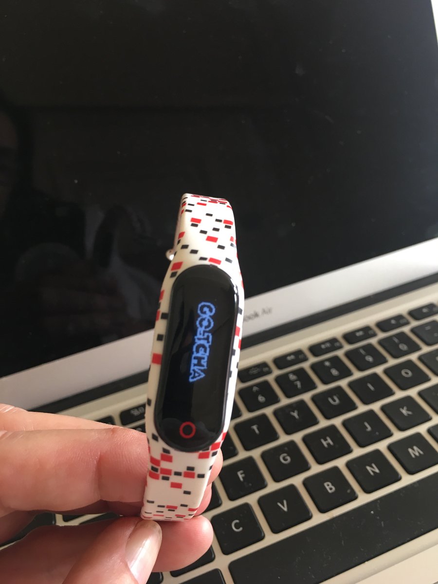 RavenGurlGamer's tweet photo. @EuroCodejunkies #go-tcha #ultimateaccessory @CodeJunkiesUK #bluetooth Even has auto catch mode #PokemonGO find and catch made easy and FUN https://t.co/nUg0uBtpYg