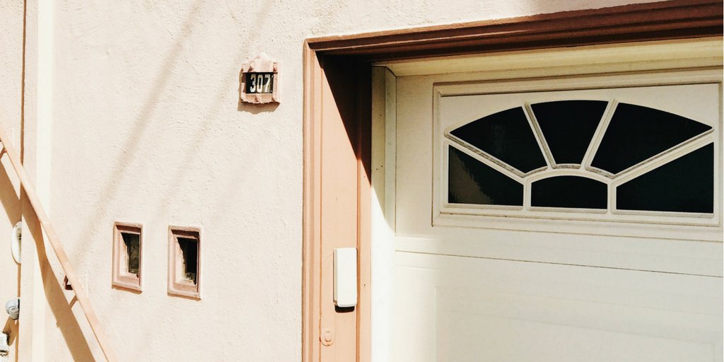 RenovateSimply's tweet photo. 8 Tips for Garage Door Maintenance: https://t.co/VNdNIj6Tz6 https://t.co/acxzERAYBw