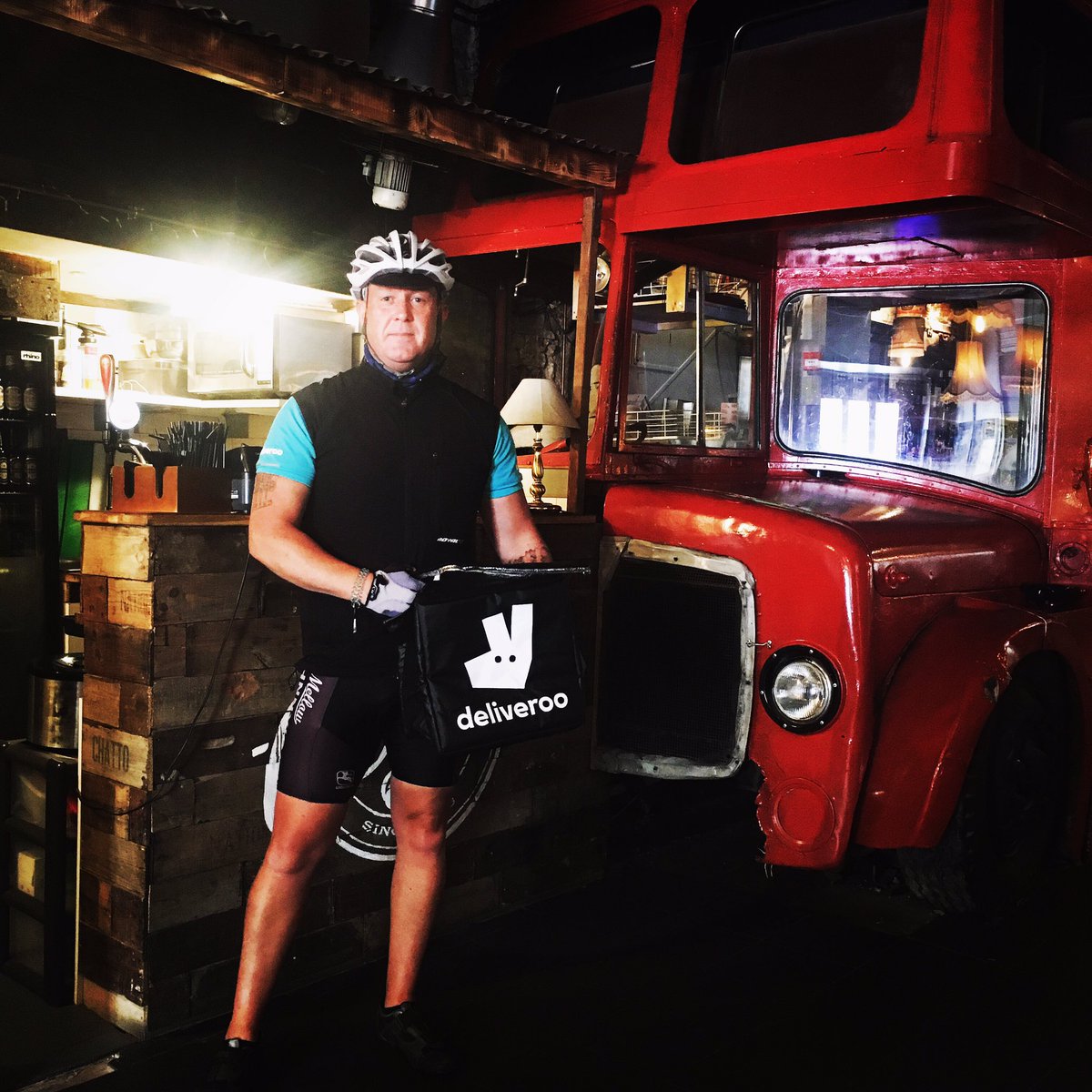 We will be going live with <a href="/Deliveroo/">Deliveroo</a> this Friday 🙌🏽🙌🏽 you can now get the best burgers and hot dogs delivered to your door! #LilLondon