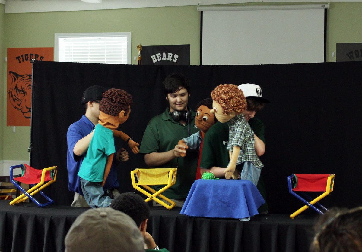 bachman_academy's tweet image. After two weeks of practice the students performed their puppet skits yesterday. They had so much fun! 🎭 #ClevelandTN #KidsOnTheBlock