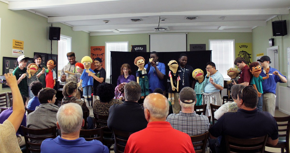 bachman_academy's tweet image. After two weeks of practice the students performed their puppet skits yesterday. They had so much fun! 🎭 #ClevelandTN #KidsOnTheBlock