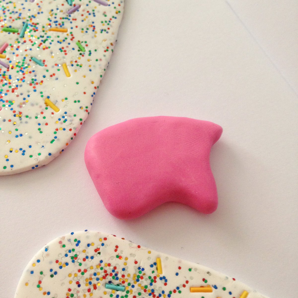 hilumpyunicorn's tweet image. #wip making some new stuff a 3D Lumpy Unicorn Atlas Moth it&apos;s gonna be super glittery ☺️🦋