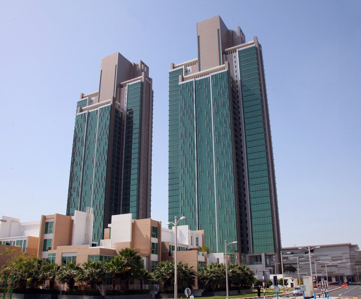 AabarProperties's tweet photo. Al Durrah towers by #Aabar offers urban #lifestyle with spectacular views of the bay #AbuDhabi #Cityscape2017 #RealEstate #Properties https://t.co/VNSOeD975v