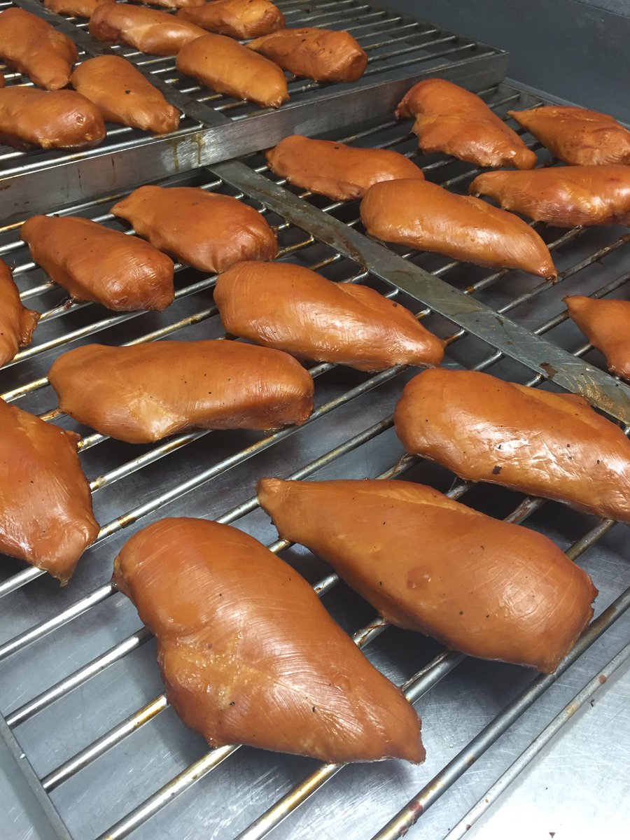 En klaar zijn ze weer de lekkerste gerookte kipfile"tjes #genieten #schijndel #ambachtelijk lekker