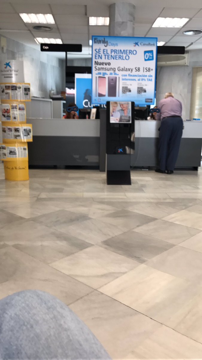 Deseando irme de <a href="/infoCaixa/">CaixaBank</a> por pésimo servicio, 30' en una oficina casi vacía con 1caja atendiendo y otra parada 😳😡