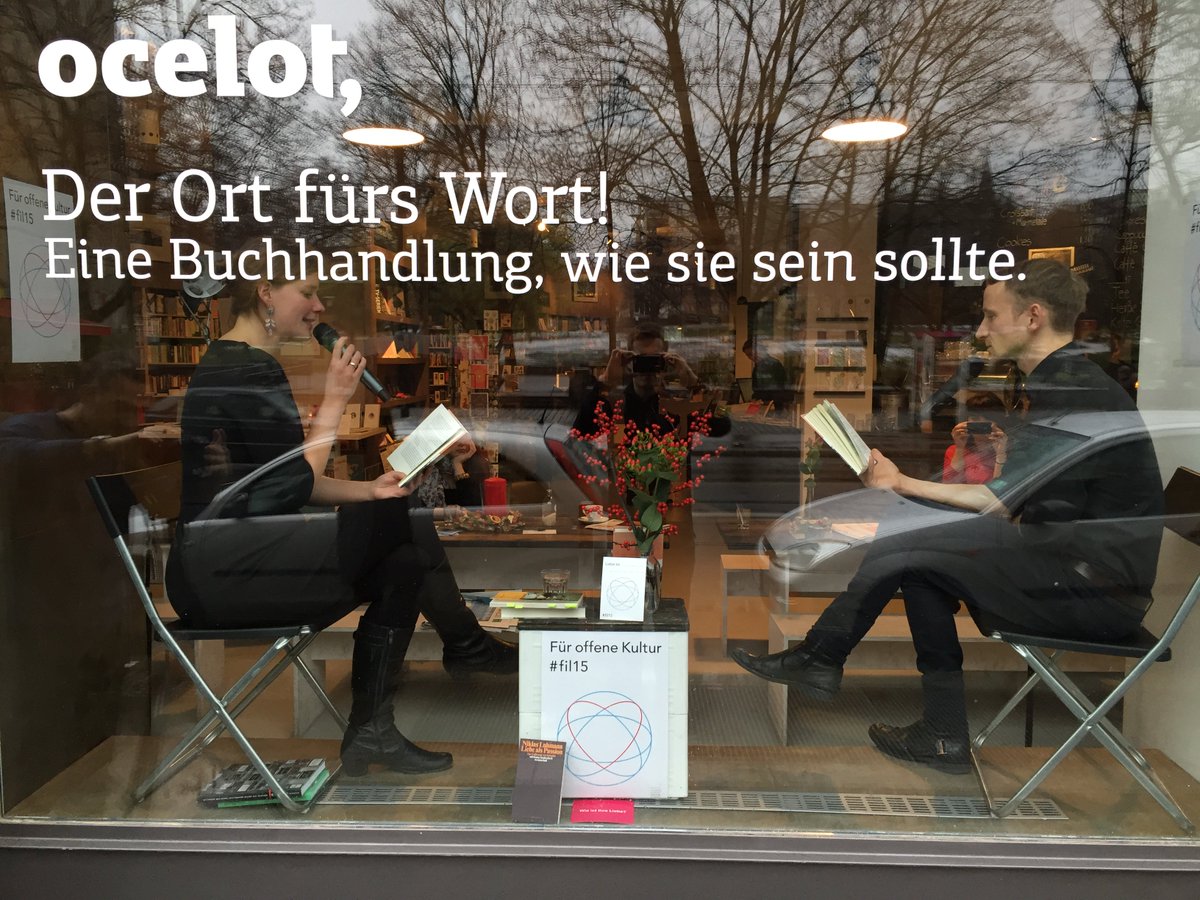 FrauFrohmann's tweet photo. Sachen mit Hashtag und Liebe, wie @leanderwattig und ich es mit vielen Mitwirkenden bei #fil15 gemacht haben, sind mittlerweile sehr modern. https://t.co/PWsI2gxIv7