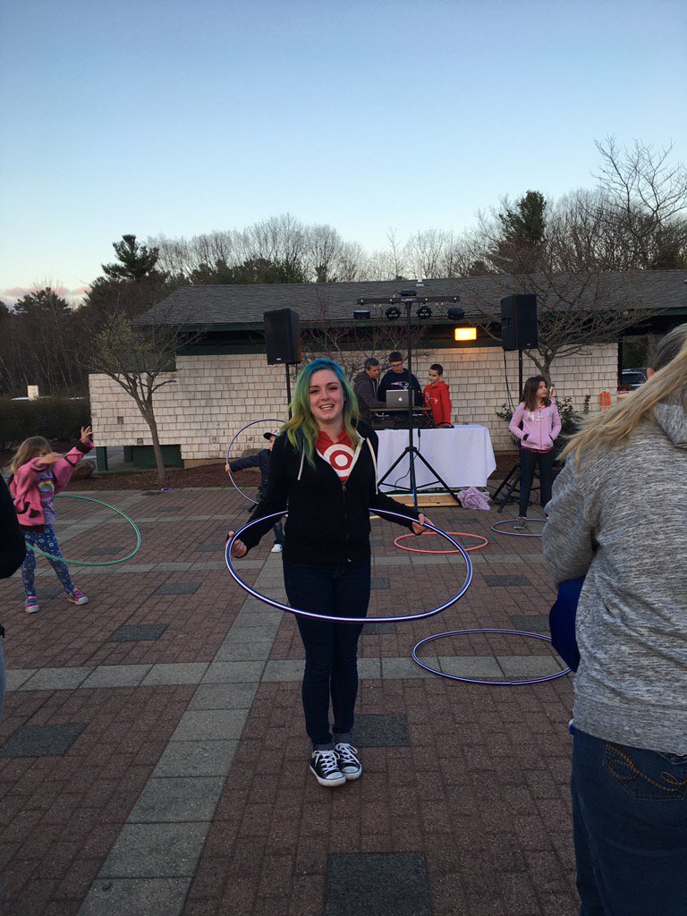 Our 2nd event w/ Smithfield Senior Center #glowindarkegghunt #R400Community #targetvolunteers <a href="/Danny_Noonan11/">Danny Noonan</a>