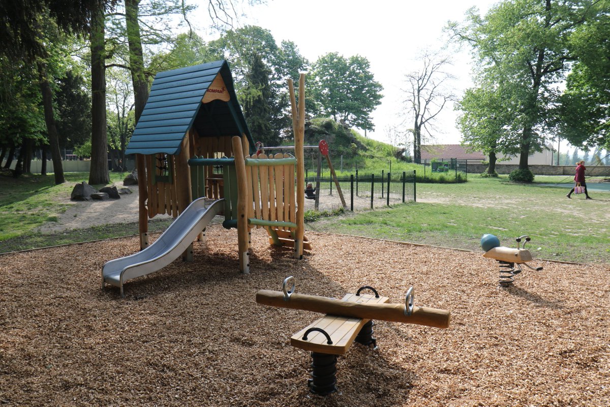 Conflans Sainte Honorine On Twitter Jeux Pour Enfants Destines Aux 3 8 Ans Les Nouveaux Jeux Pour Enfants Du Parc Du Prieure Sont Operationnels Depuis Mardi Https T Co Pjcgtbfjrz