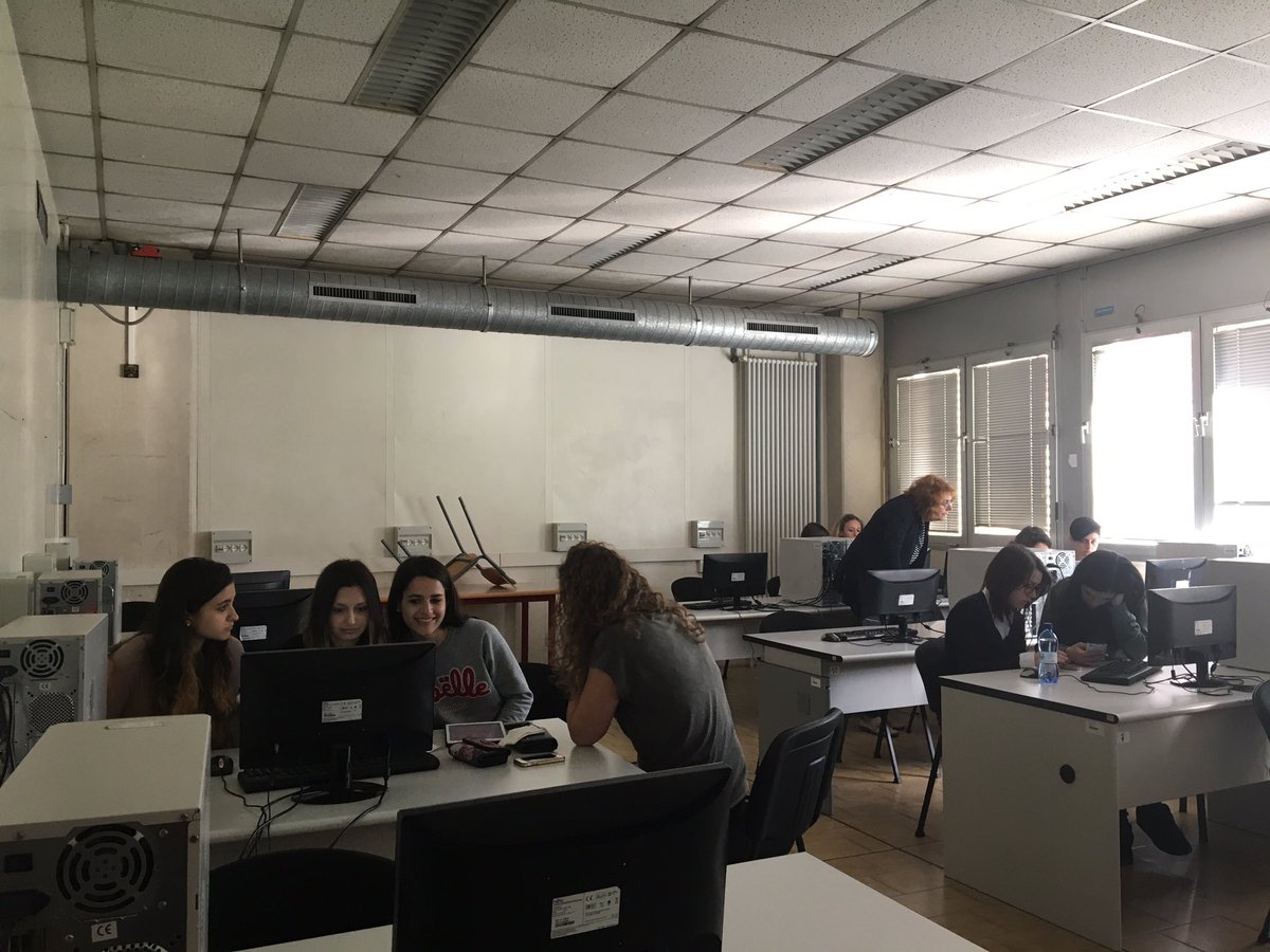 GB_4bl's tweet photo. Fieri di aver monitorato e seguito questo progetto con determinazione e voglia di mettersi in gioco🔝👊🏻😎@ascuoladioc #ASOC1617 @GB_4bl https://t.co/SICMDVsrH2