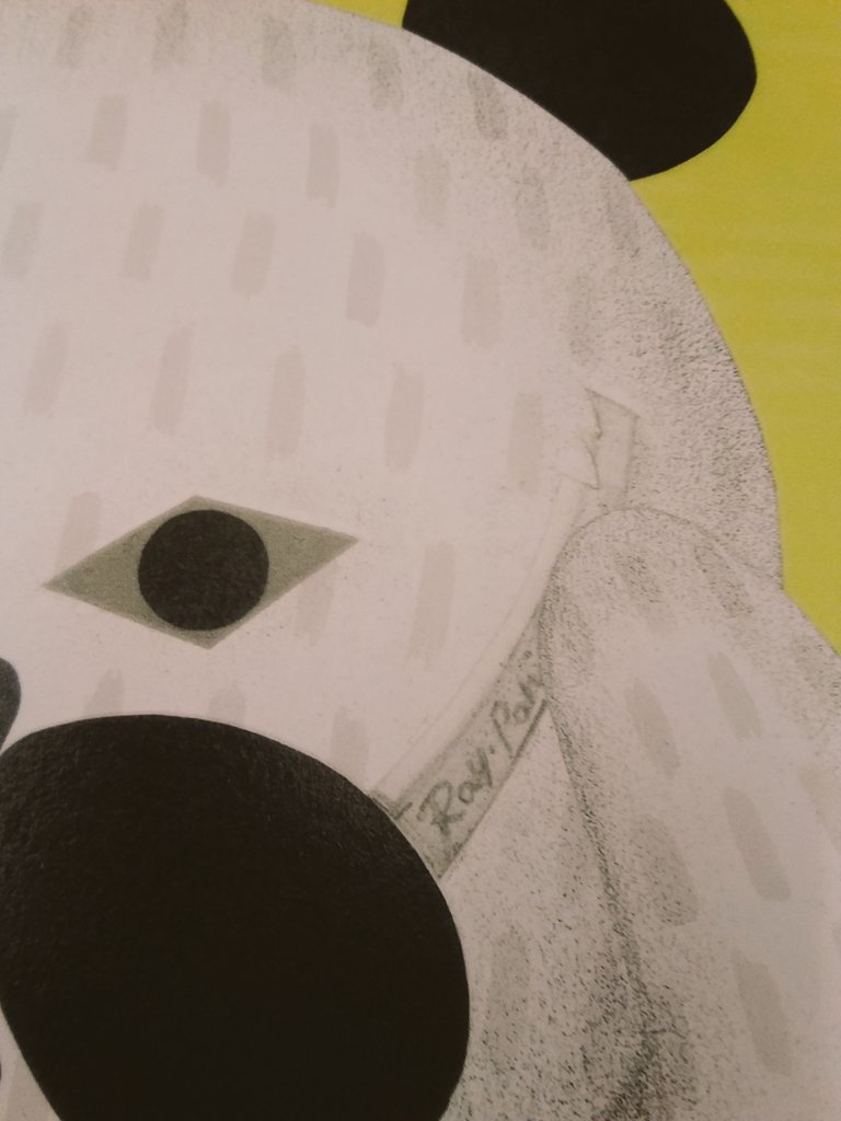 gyomeeen's tweet photo. 買取りで来た絵本を
何気なくめくったら
衝撃のページがっっ!!?
れい……ぱん、だと!!?
#RayBan #RayPan #黒い部分って模様じゃなかったの!? #絵本の続きが気になる https://t.co/ed8gQBwKga