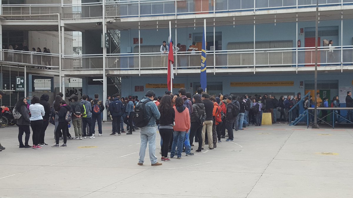 rerb06's tweet image. Un desastre la organizacion del censo....llevo un ahora en el local y nadie sabe nada...estan pidiendo supervisores porque no vinieron......