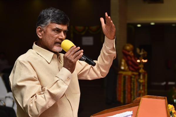 thenewsminute's tweet image. Andhra earned total revenue of Rs 46,000 crore for 2016-17, breaking down the numbers
thenewsminute.com/article/andhra…