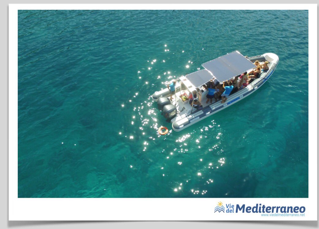 VdMediterraneo's tweet photo. Escursioni in Barca nel #Salento
https://t.co/yFy63ivgno
#puglia #escursioniinbarca #weareinpuglia #TiportoinPuglia #portocesareo https://t.co/kY7DaEB79I