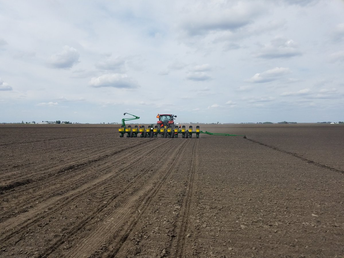 A27Killian's tweet image. #PLANT17 #CORN PLOT with @fsa_Tom and @Asgrow_DEKALB #INVISION #DEKALB @FSServices @GMK_Agronomy @FieldView  #PIATTFS #GETBUSHELS #GROW17
