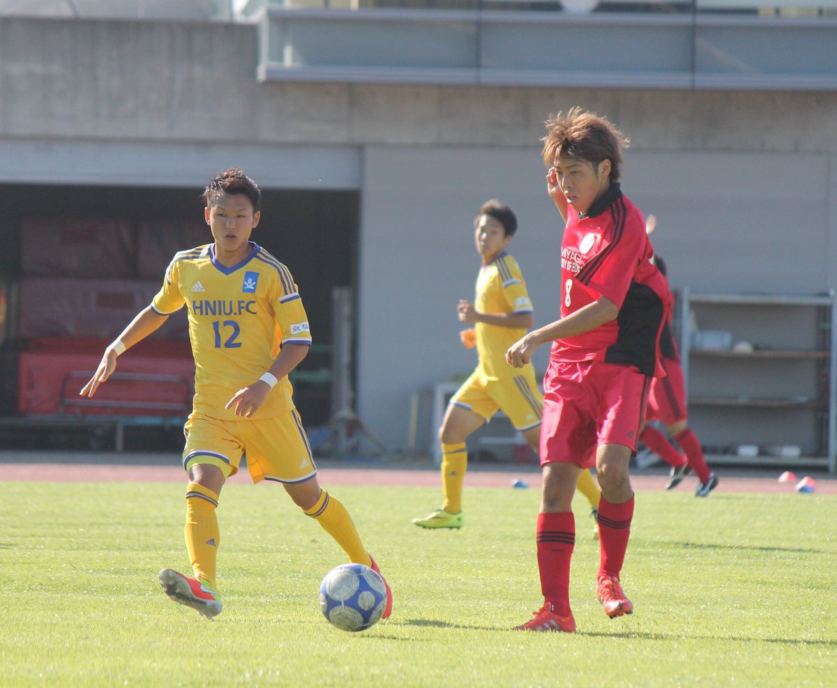 宮城教育大学体育会男子サッカー部 Twitterissa 宮教サッカー部選手紹介 五十嵐晃大 背番号8 ポジション Omf Dmf Cf 広い視野 卓越したパスセンスで攻撃のタクトを振る宮教の司令塔 昨年までdmfとしての起用が多かったが 今年はomfやcfに挑戦し 相手ゴールを