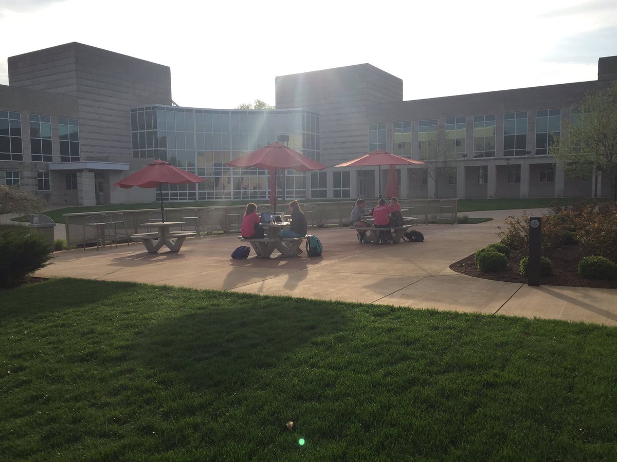 IUKVB's tweet image. #iuday is looking to be a gorgeous one @IUKokomo #studentathletes #studytables #myiuk