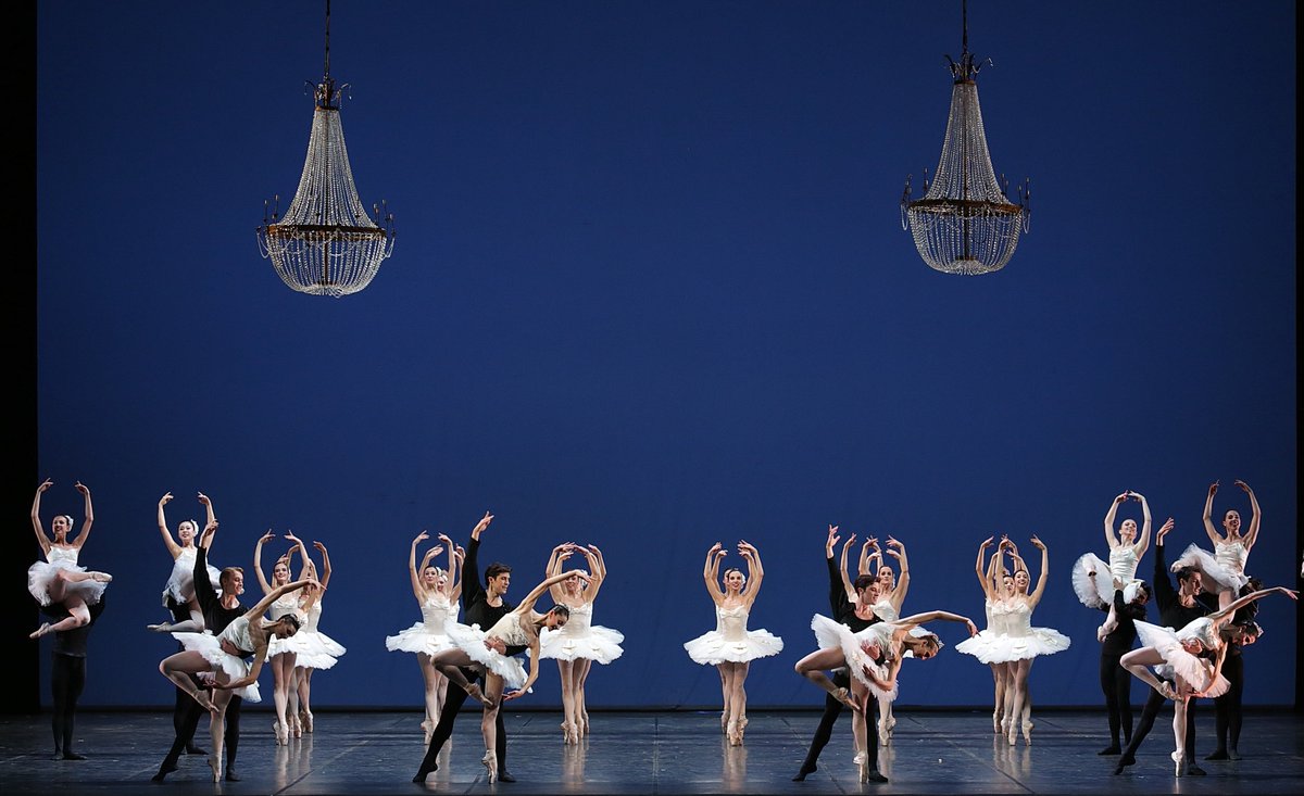 teatroallascala's tweet photo. Stasera alle 20 la Prima di La Valse / Symphony in C / Shéhérazade https://t.co/Xe9CEpud3g https://t.co/xyTSOvmWwG