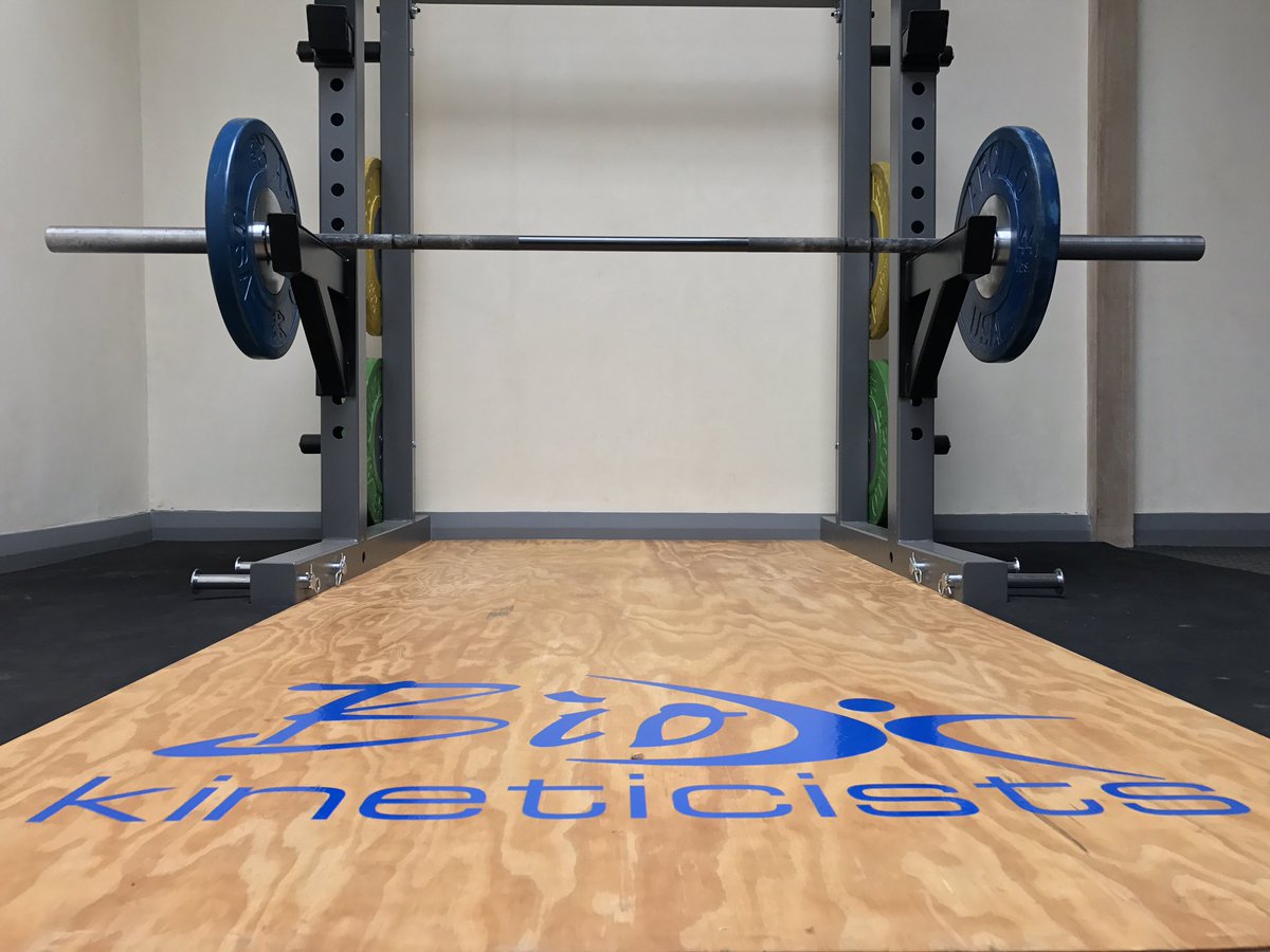 Bios_JBA's tweet photo. Desks and platform finished with our branding. Looking awesome!! Things are taking shape #biobuild #bioartists https://t.co/YzWVF4Qwyi