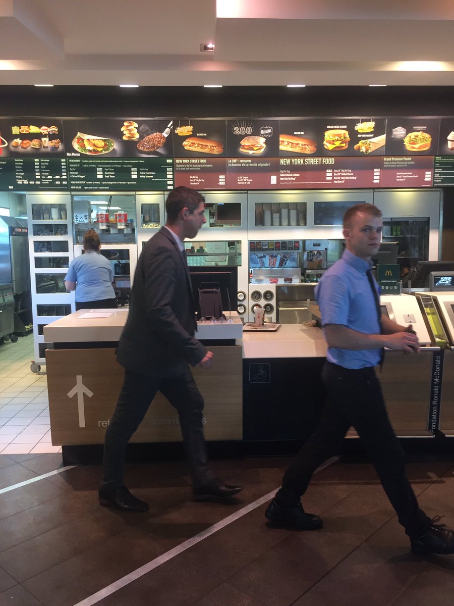 Mc Do limoges ! 15 mn d'attente pour un cafe et une bouteille d'eau !!!