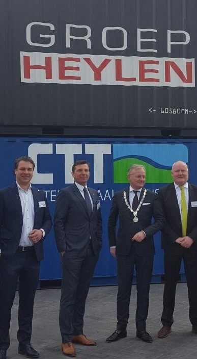 PortofTwente's tweet photo. Opening @CTTwente op @XLBusinesspark door @arjengerritsen  een feit! #investeren #logistiek #twente https://t.co/s6dY3KsdLa