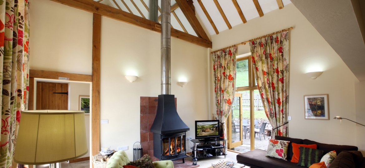 Orchard Barn is completely #dogfriendly and is available for #BankHolidayWeekend bit.ly/OrchardBarn #UKholiday2017