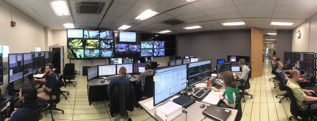 NASA_Marshall's tweet image. A look inside the control room at #NASAMarshall where engineers are performing structural tests on @NASA_SLS! More: go.nasa.gov/2ohCdgv
