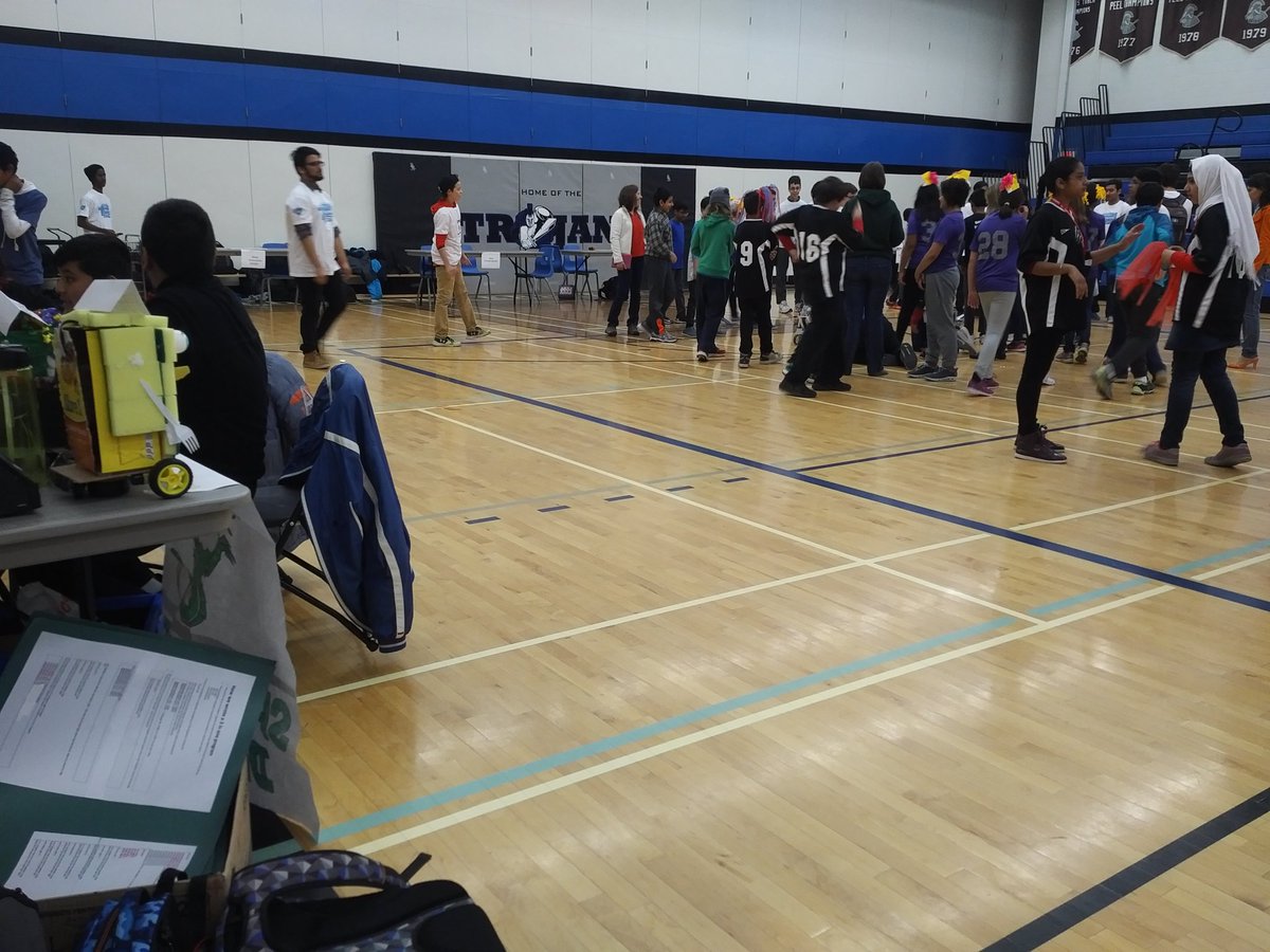 MatthewColbeck's tweet photo. Innovation and Collaboration #STEM @PeelSchools #CETARobotics.  Great work everyone! #StudicaCanada @STUDICAcom https://t.co/mUqhh6mBmq