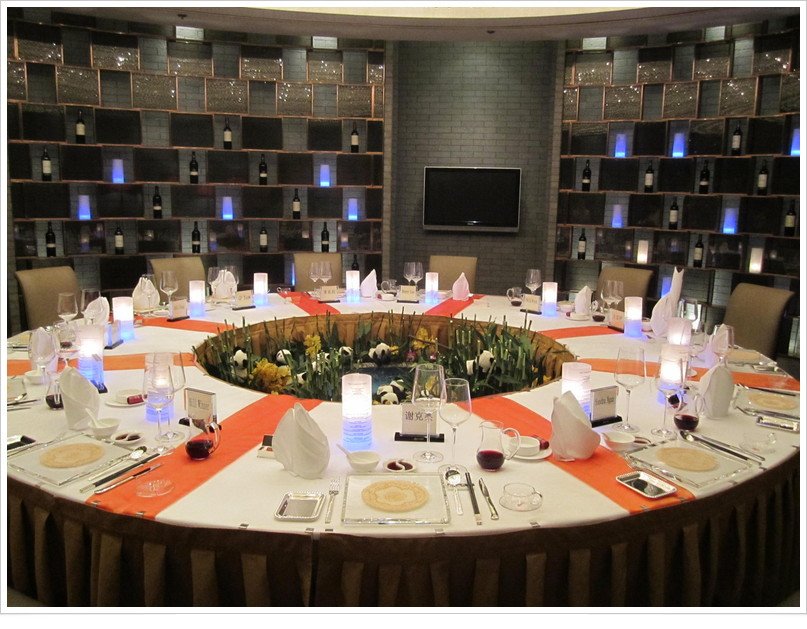 Take a giant leap into creativity! #EventIdea An adorable display of a group of pandas enjoying their bamboo! meetingsimagined.com/inspirations/r…