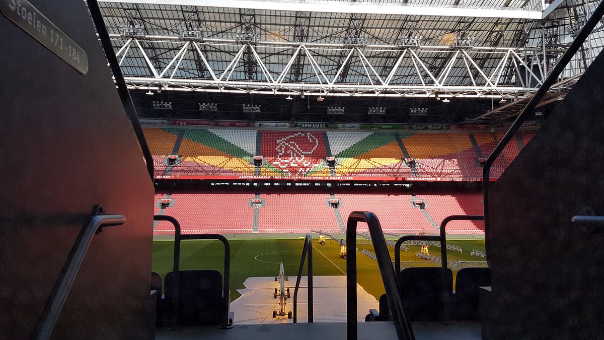 RheoCube's tweet image. EAL representing @SURFsara_NL @ #Commit2Data @ the @AmsterdamArenA #VirtualPrototyping #hpc