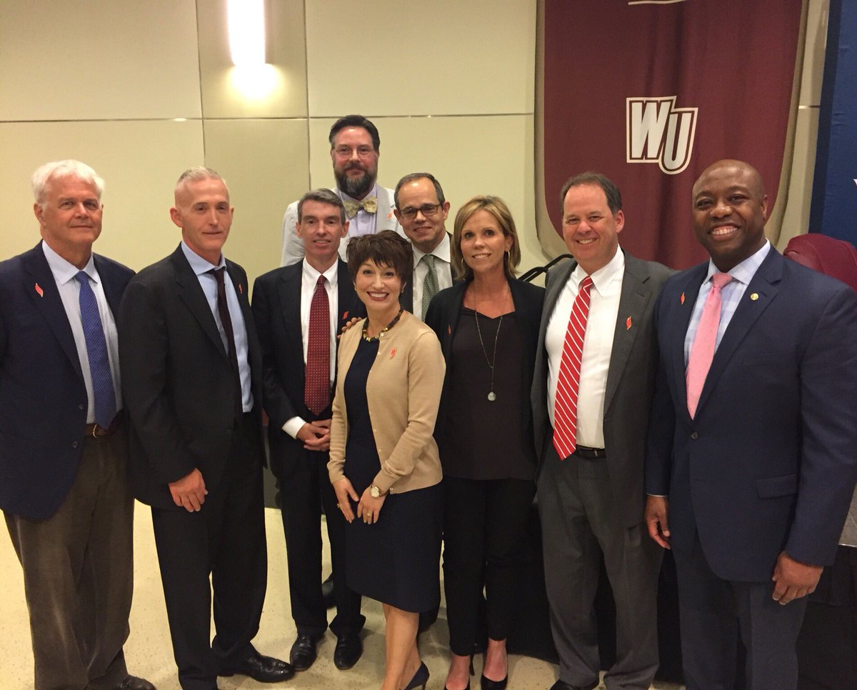 Great being at <a href="/winthropu/">Winthrop University</a> last night with my friend <a href="/SenatorTimScott/">Senator Tim Scott</a> to discuss race and the economy.